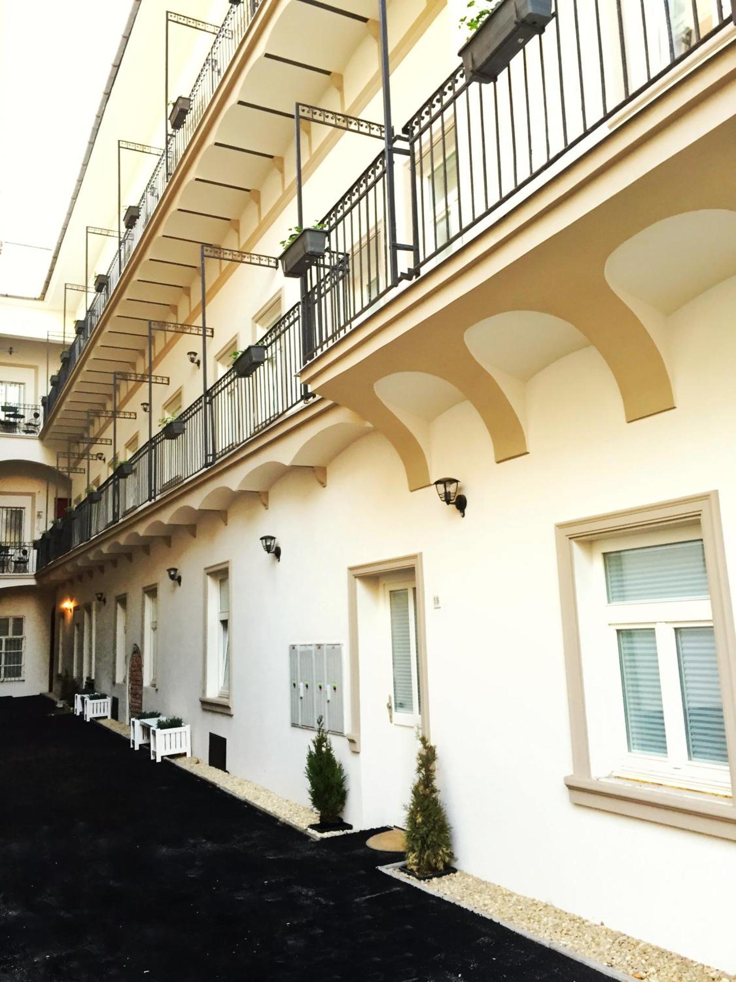 H75 Apartments Kosice Centre Екстериор снимка